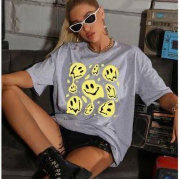 Smiley Face Graphic Tee - Picture 1 of 5